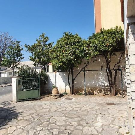 Appartement Entier Au Dessus De Villa, Climatisation Reversible Poele A Bois Tres Chaleureux , Wi Fi Parking Privee Gratuit Situation 500 M, Plage Et Centre Ville 滨海萨纳里 外观 照片