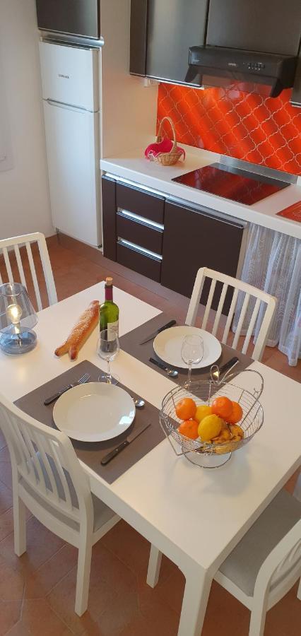 Appartement Entier Au Dessus De Villa, Climatisation Reversible Poele A Bois Tres Chaleureux , Wi Fi Parking Privee Gratuit Situation 500 M, Plage Et Centre Ville 滨海萨纳里 外观 照片
