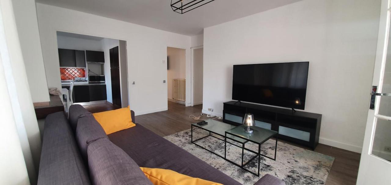 Appartement Entier Au Dessus De Villa, Climatisation Reversible Poele A Bois Tres Chaleureux , Wi Fi Parking Privee Gratuit Situation 500 M, Plage Et Centre Ville 滨海萨纳里 外观 照片