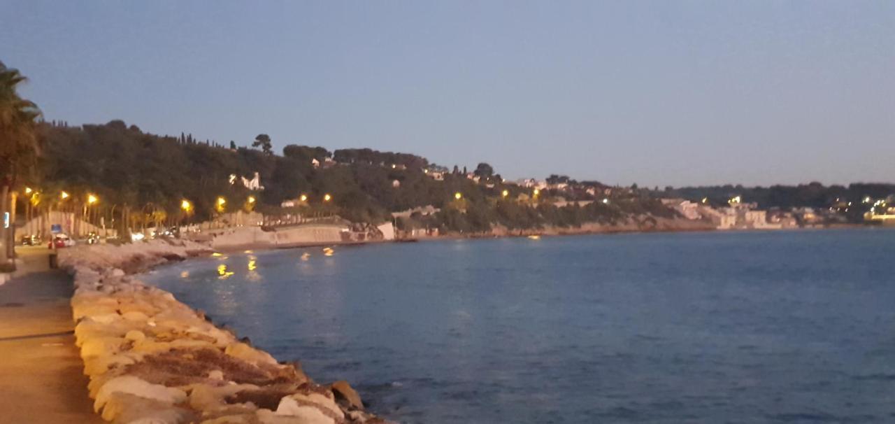 Appartement Entier Au Dessus De Villa, Climatisation Reversible Poele A Bois Tres Chaleureux , Wi Fi Parking Privee Gratuit Situation 500 M, Plage Et Centre Ville 滨海萨纳里 外观 照片