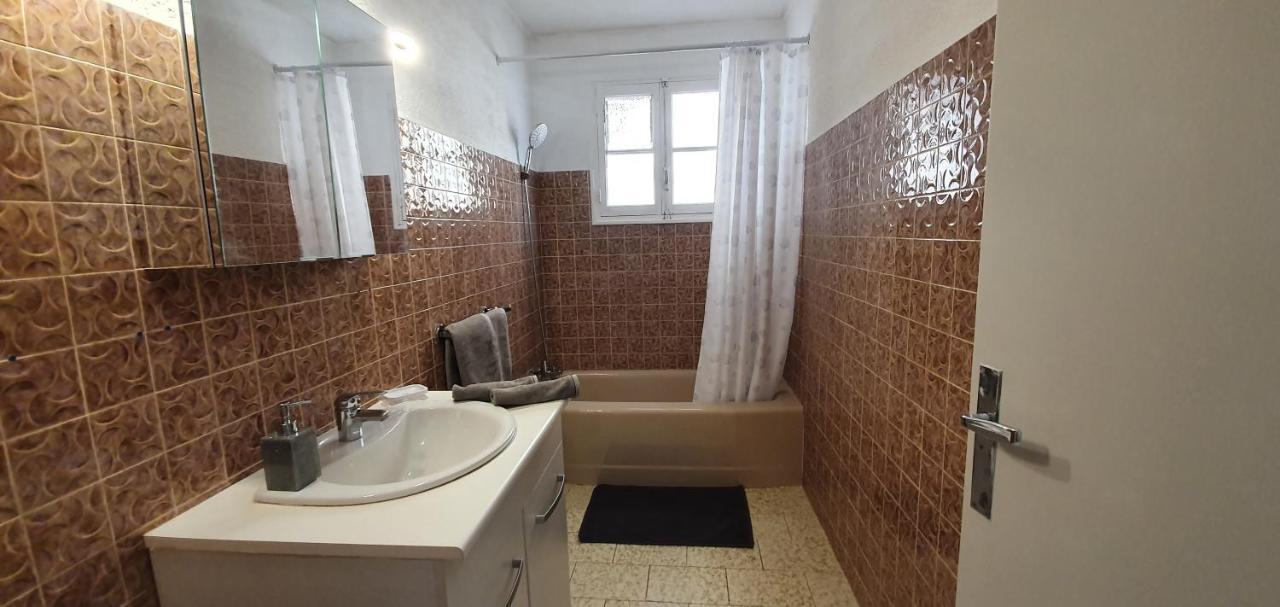 Appartement Entier Au Dessus De Villa, Climatisation Reversible Poele A Bois Tres Chaleureux , Wi Fi Parking Privee Gratuit Situation 500 M, Plage Et Centre Ville 滨海萨纳里 外观 照片