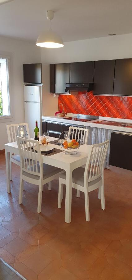 Appartement Entier Au Dessus De Villa, Climatisation Reversible Poele A Bois Tres Chaleureux , Wi Fi Parking Privee Gratuit Situation 500 M, Plage Et Centre Ville 滨海萨纳里 外观 照片