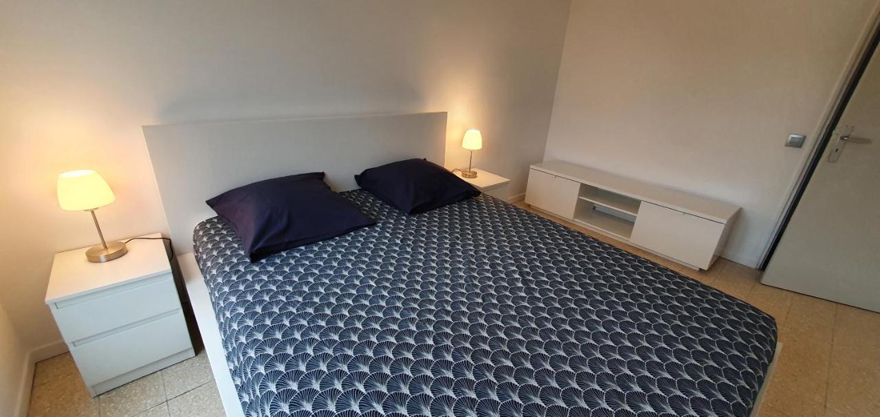 Appartement Entier Au Dessus De Villa, Climatisation Reversible Poele A Bois Tres Chaleureux , Wi Fi Parking Privee Gratuit Situation 500 M, Plage Et Centre Ville 滨海萨纳里 外观 照片